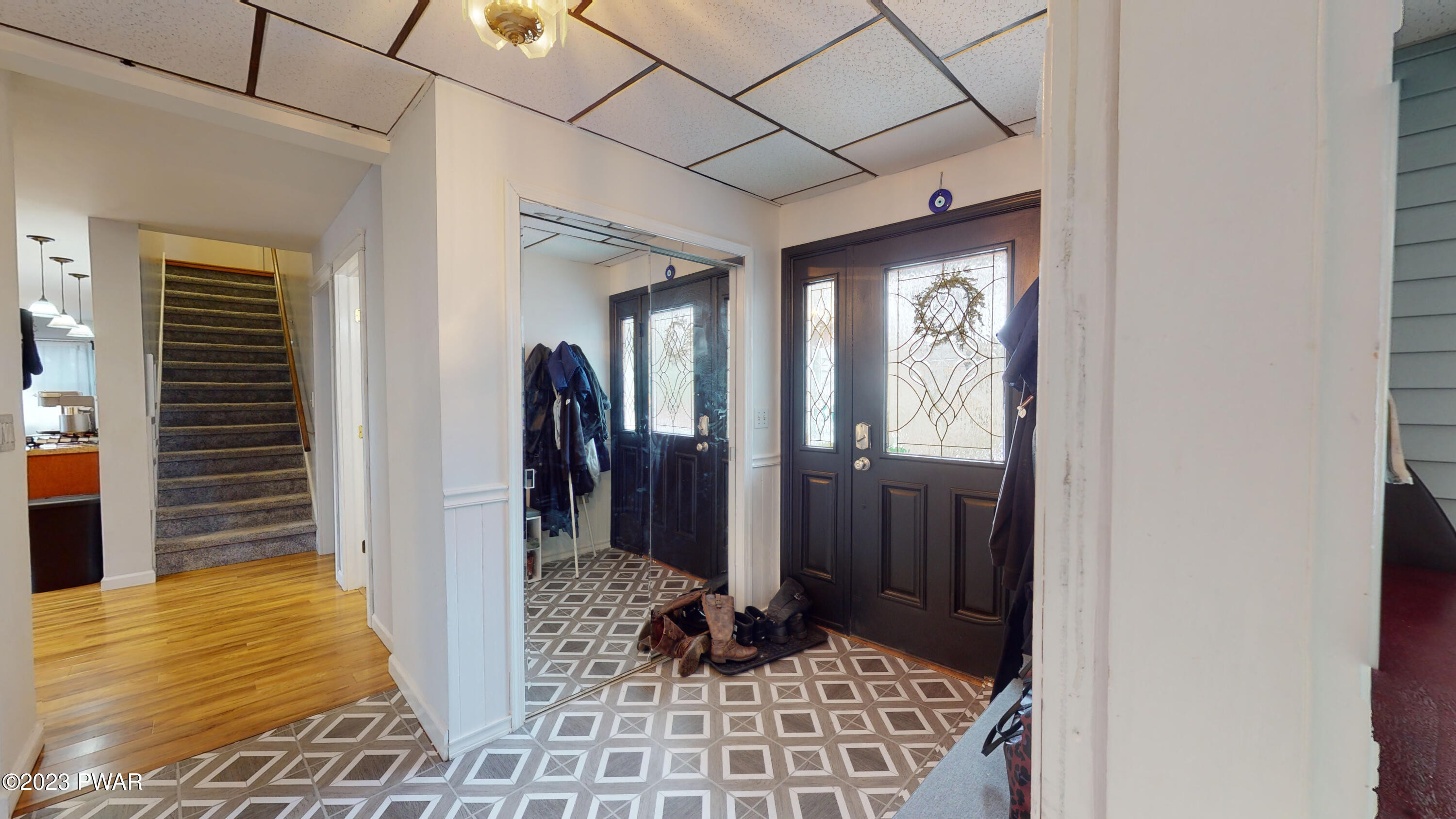 103 Cabin Road Milford, PA 18337 - Photo 7 of 39 Newly renovated entry!