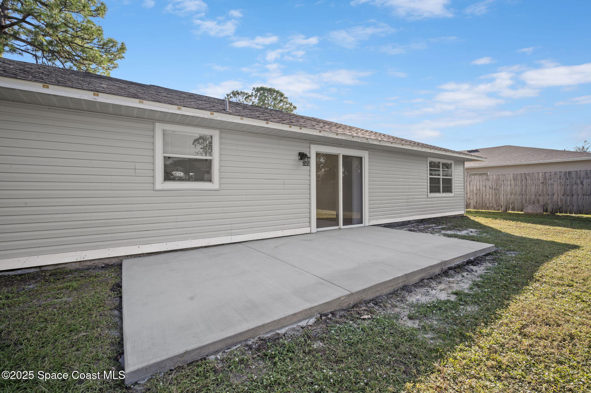 5130 Carter Street Cocoa, FL 32927 - Photo 32 of 33 a backyard of a house
