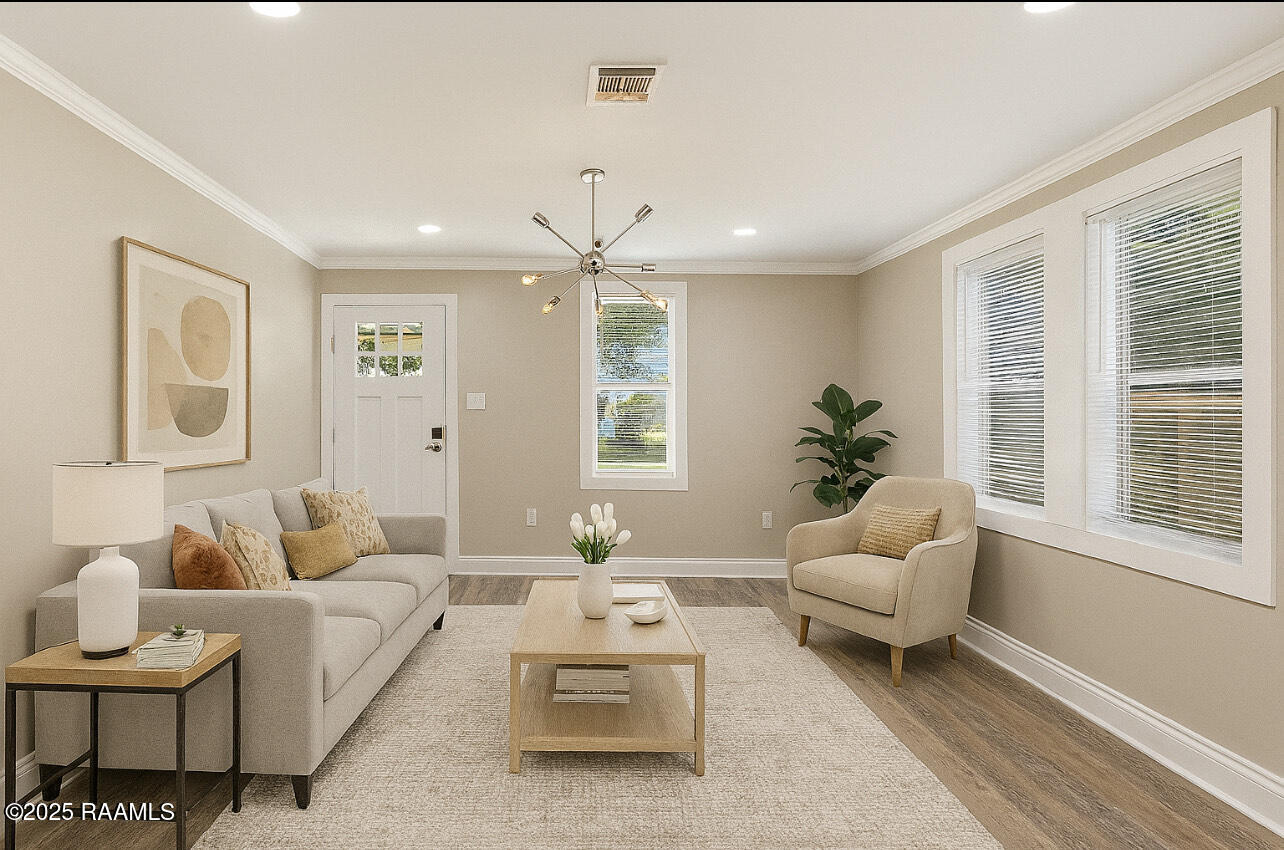 610 St Joseph Street Lafayette, LA 70506 - Photo 4 of 28 IMG_4507