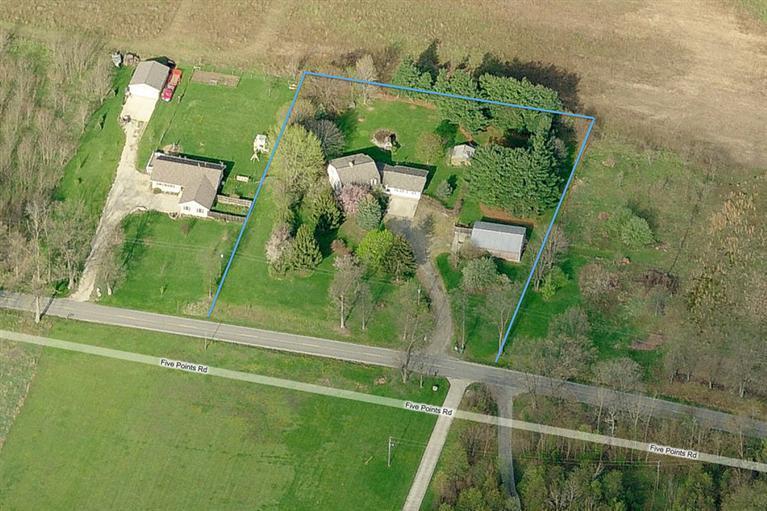 70682 5 Points Road Edwardsburg, MI 49112 - Photo 3 of 23 Additional Photo