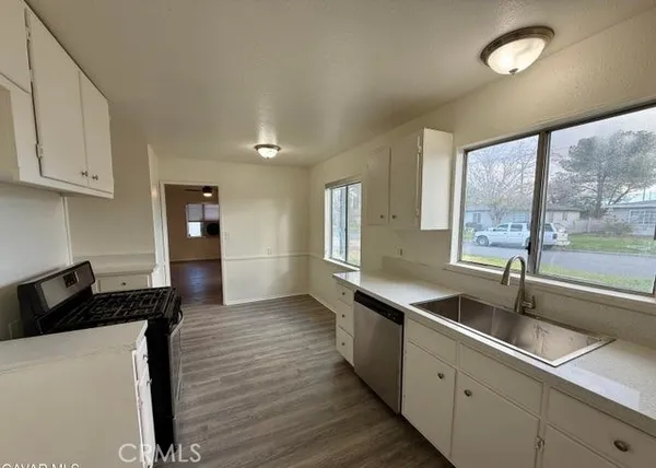 $2,450 | 44411 Kingtree Avenue, Lancaster, CA 93534