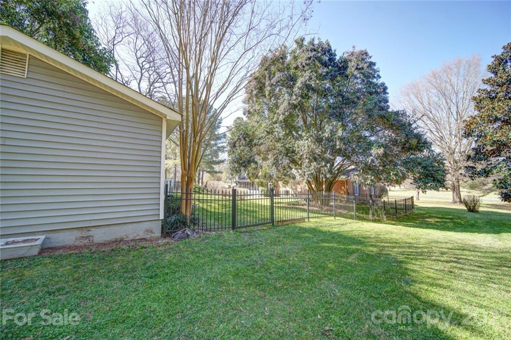 1216 Swift Road Oakboro, NC 28129 - Photo 9 of 42 Gallery Image 9