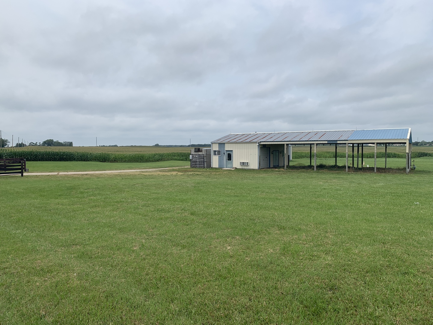 9455 Heritage Road Clinton, IL 61727 - Photo 3 of 9