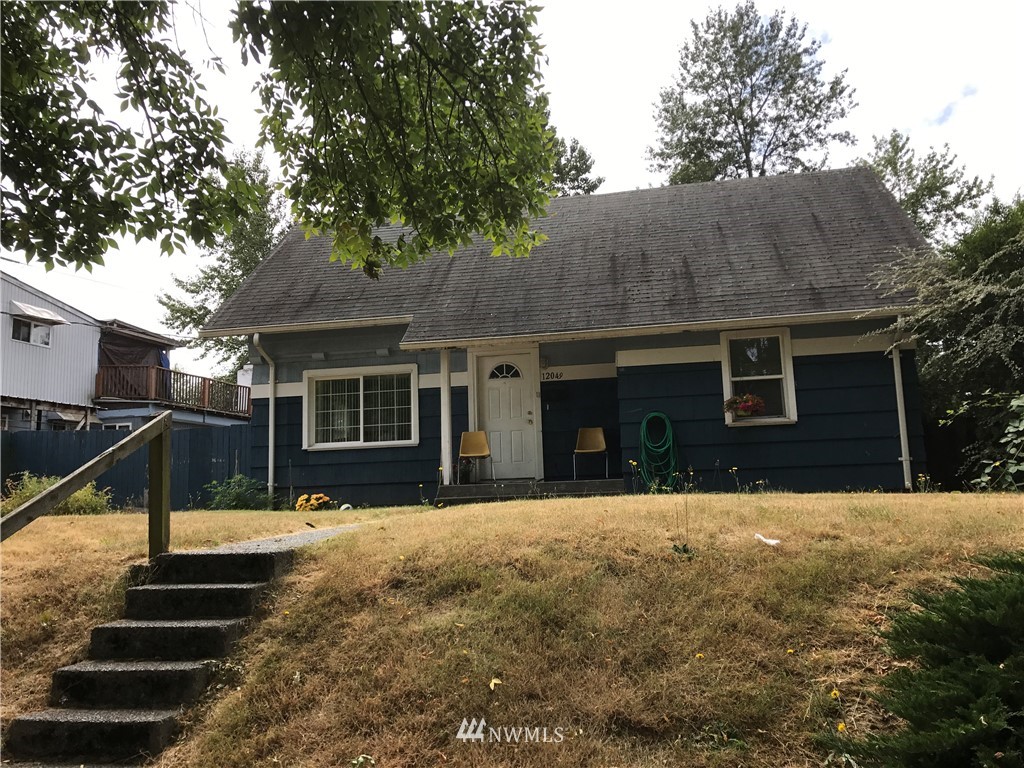 12049 Renton Avenue South Seattle, WA 98178 - Photo 1 of 23 Gallery Image 1