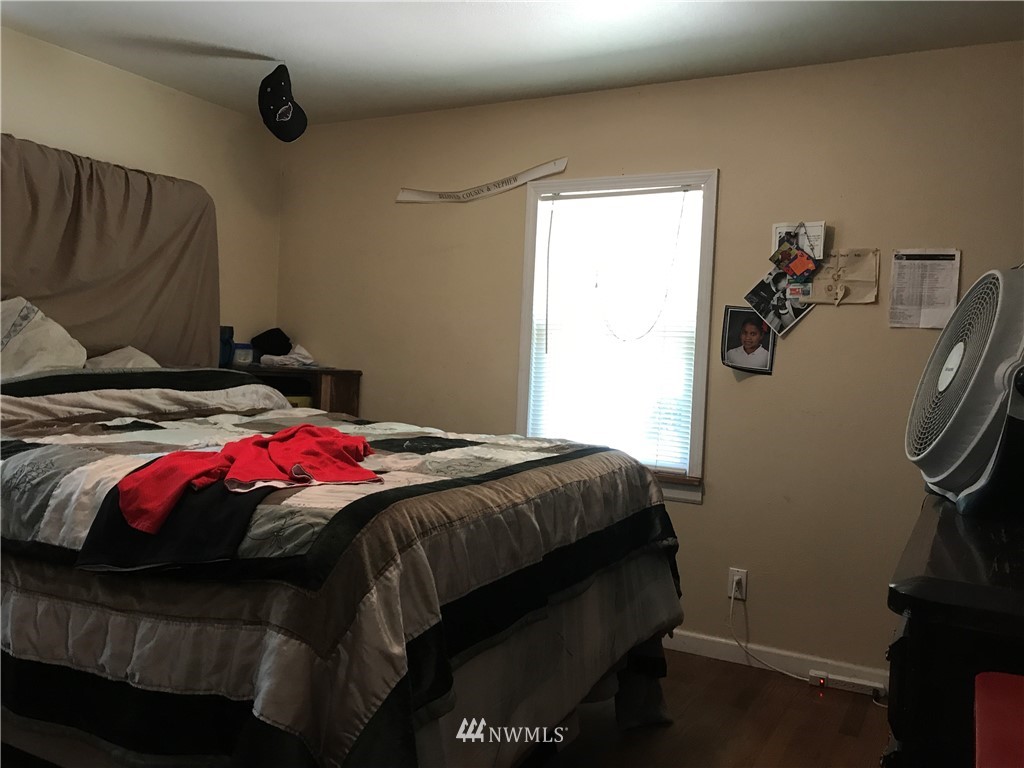 12049 Renton Avenue South Seattle, WA 98178 - Photo 14 of 23 Gallery Image 14