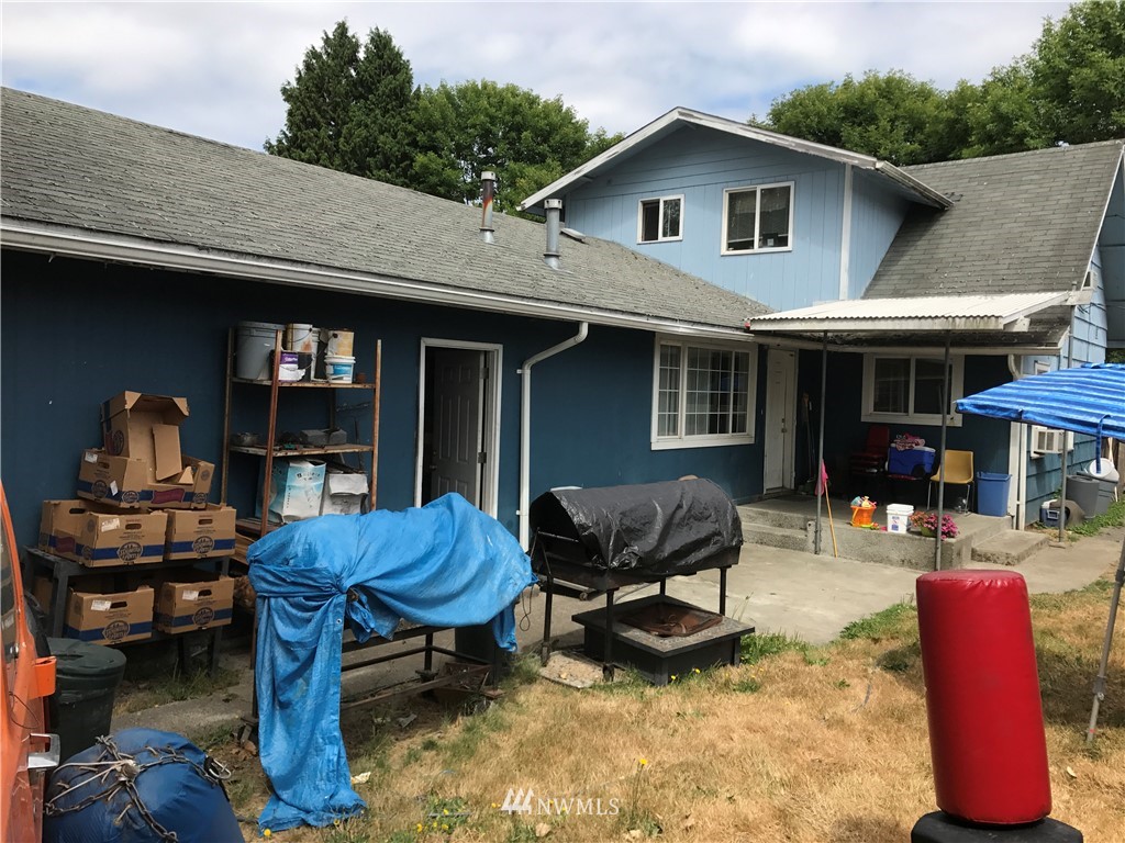 12049 Renton Avenue South Seattle, WA 98178 - Photo 7 of 23 Gallery Image 7