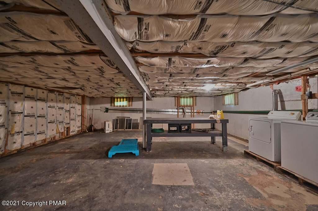 171 VanWhy Road Bushkill, PA 18324 - Photo 48 of 61 a view of garage