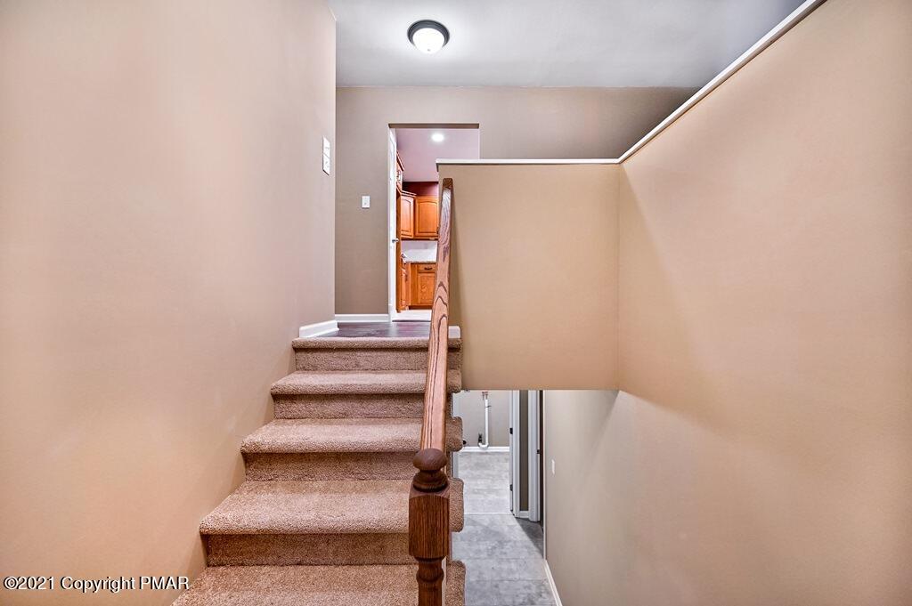 171 VanWhy Road Bushkill, PA 18324 - Photo 7 of 61 Photo 07