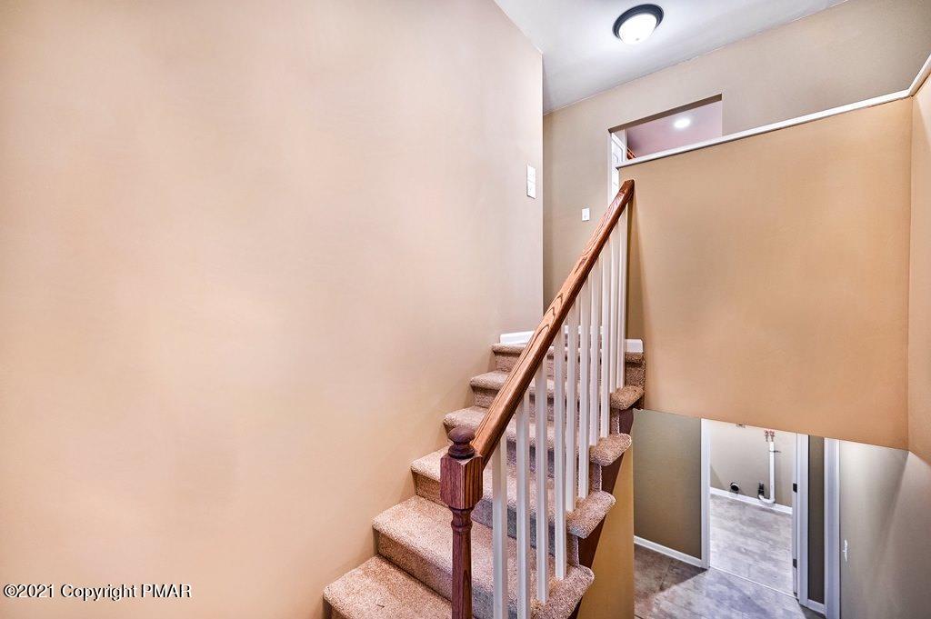 171 VanWhy Road Bushkill, PA 18324 - Photo 8 of 61 a view of entryway