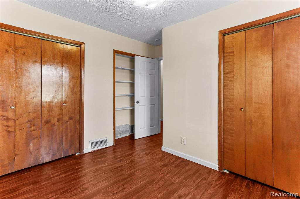 23863 Middlebelt Road Farmington Hills, MI 48336 - Photo 7 of 22