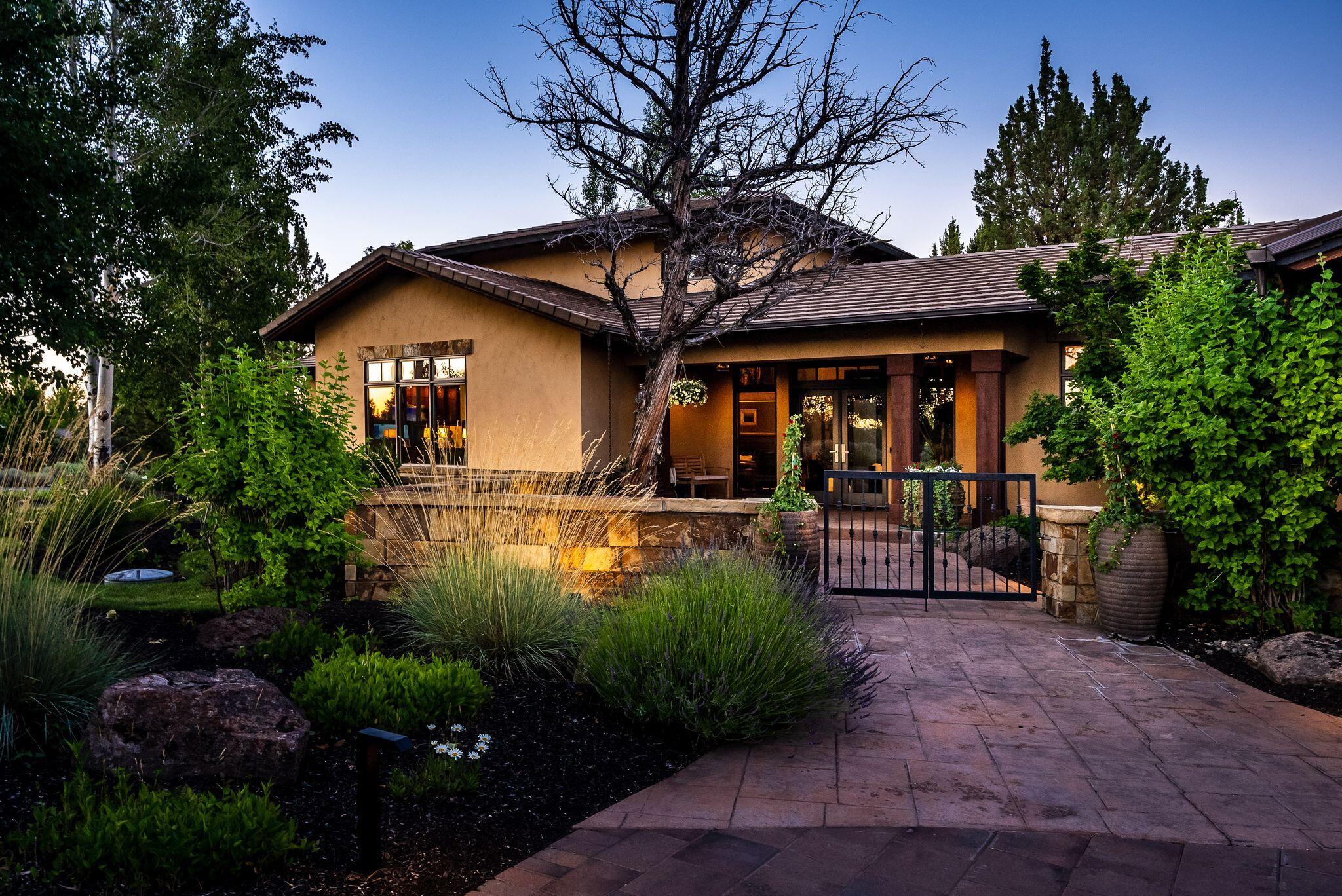 65904 Fazio Ln Bend Bend, OR 97701 - Photo 55 of 63 Front Courtyard Entrance