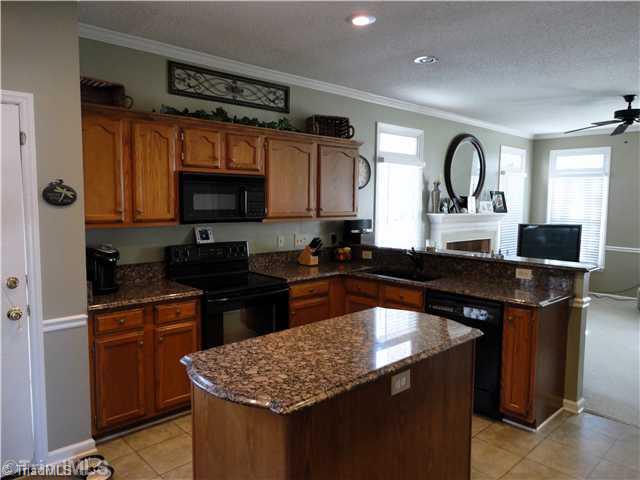 3331 Timberwolf Avenue High Point, NC 27265 - Photo 5 of 16 Kitchen.