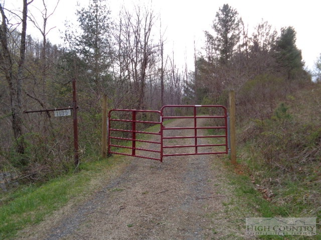 1030 North Fork New River Road Lansing, NC 28643 - Photo 4 of 12 Gallery Image 4