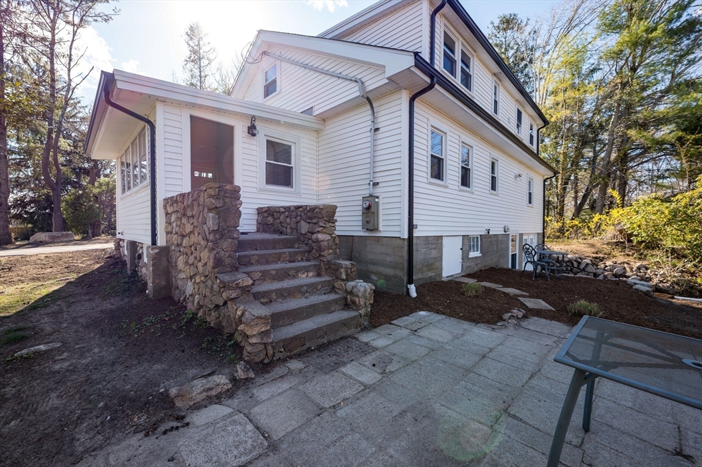 28 Indian Neck Road Wareham, MA 02571 - Photo 5 of 36