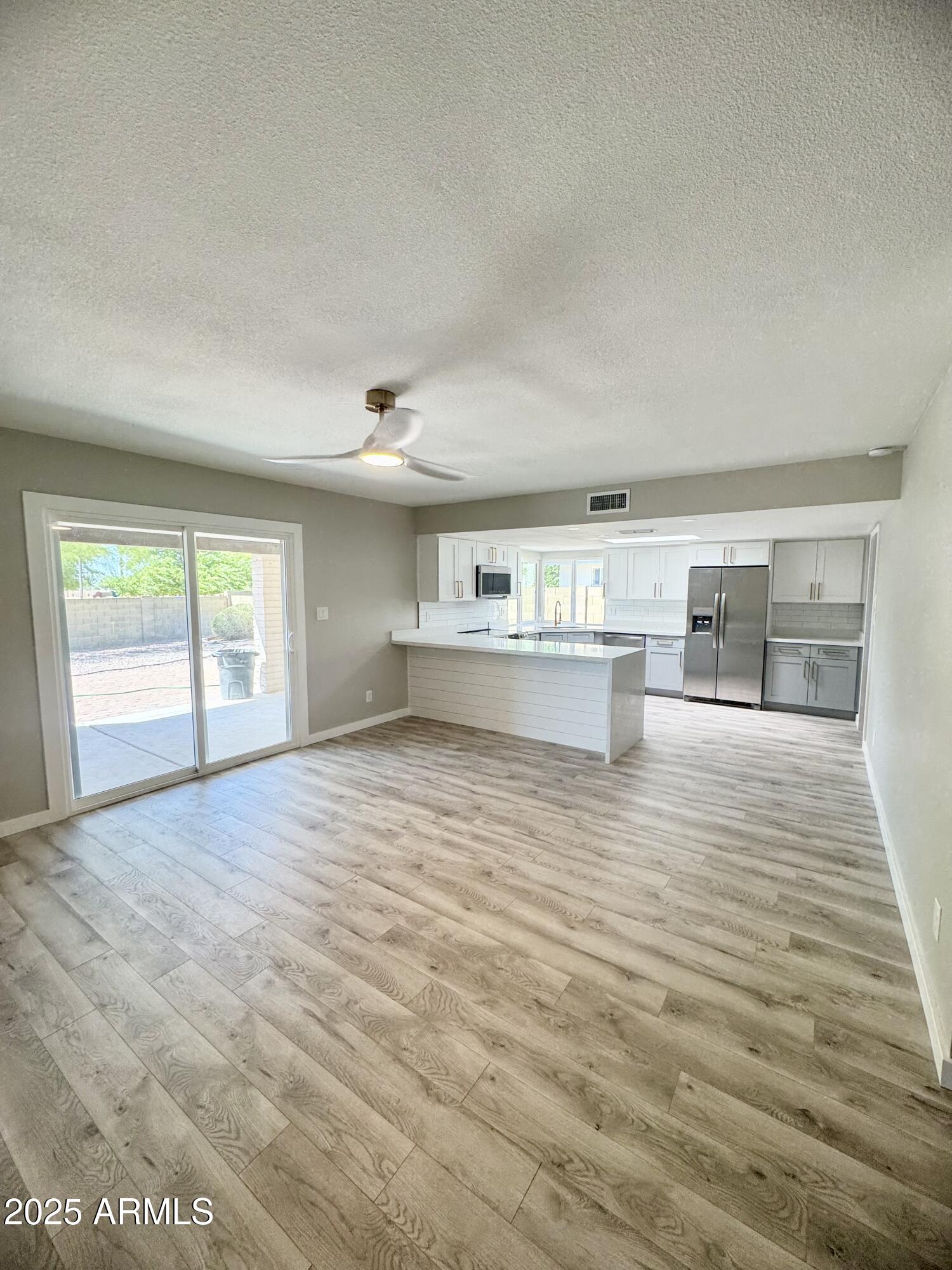 1102 East Grandview Road Phoenix, AZ 85022 - Photo 3 of 28 IMG_4864