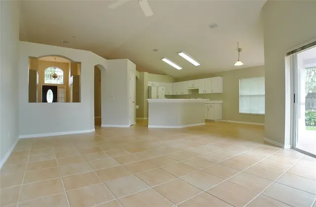 $2,350 | 1557 Scotch Pine Drive, Brandon, FL 33511