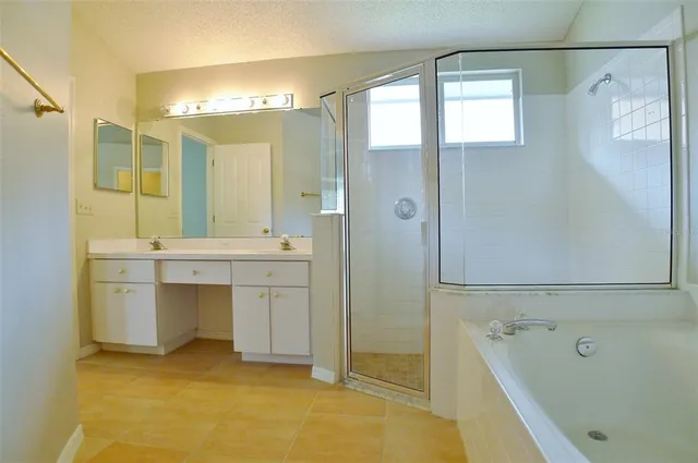 $2,350 | 1557 Scotch Pine Drive, Brandon, FL 33511