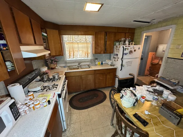 $115,000 | 1811 North Raynor Avenue, Crest Hill, IL 60403