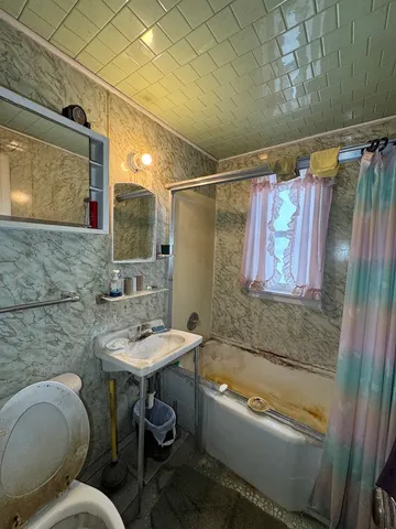 $115,000 | 1811 North Raynor Avenue, Crest Hill, IL 60403