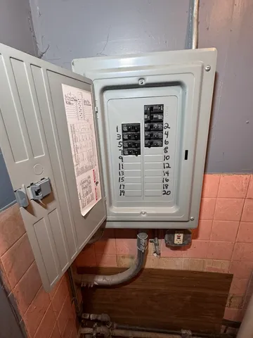 $115,000 | 1811 North Raynor Avenue, Crest Hill, IL 60403