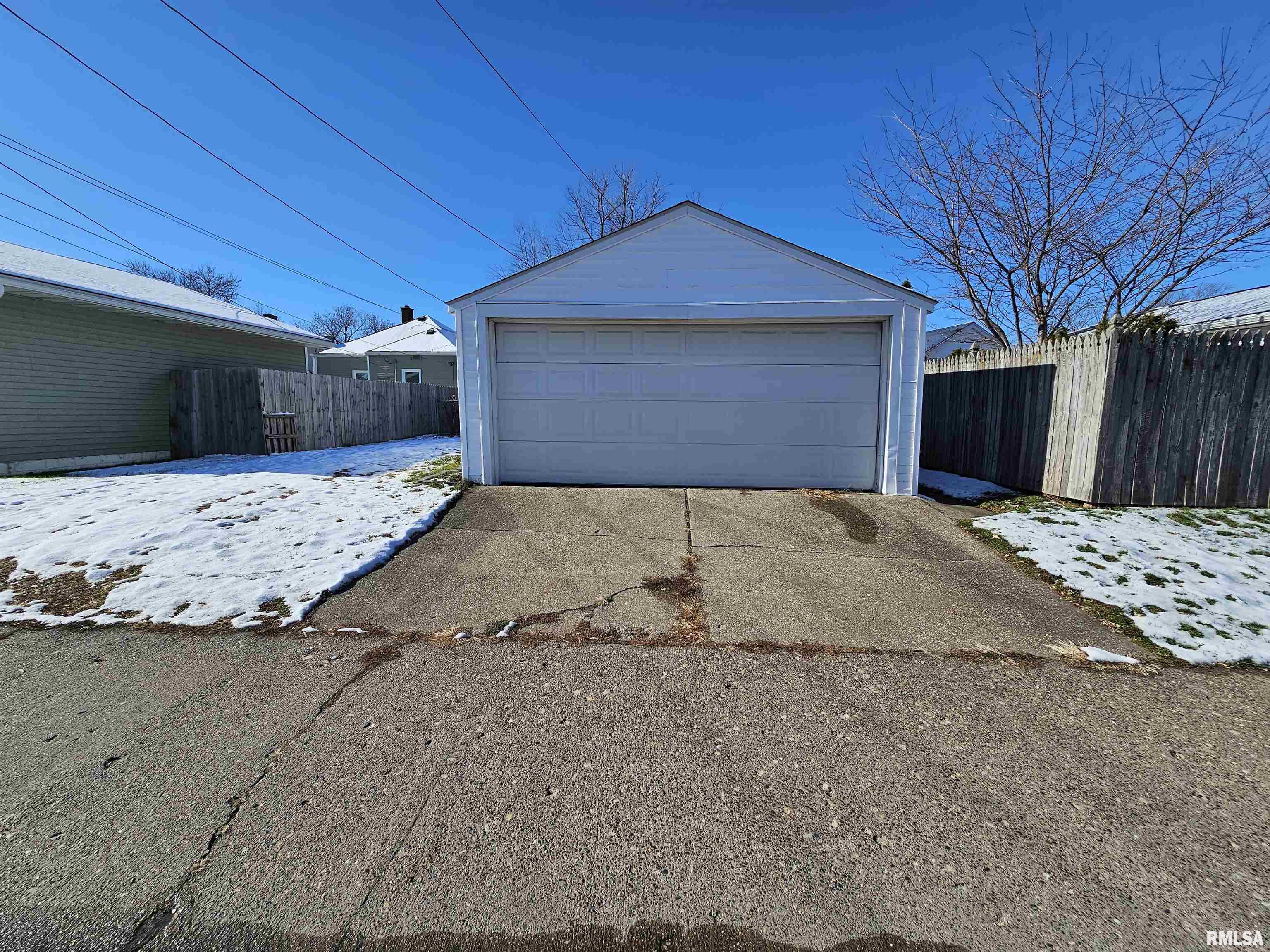 2418 32nd Street Moline, IL 61265 - Photo 31 of 33 Gallery Image 31