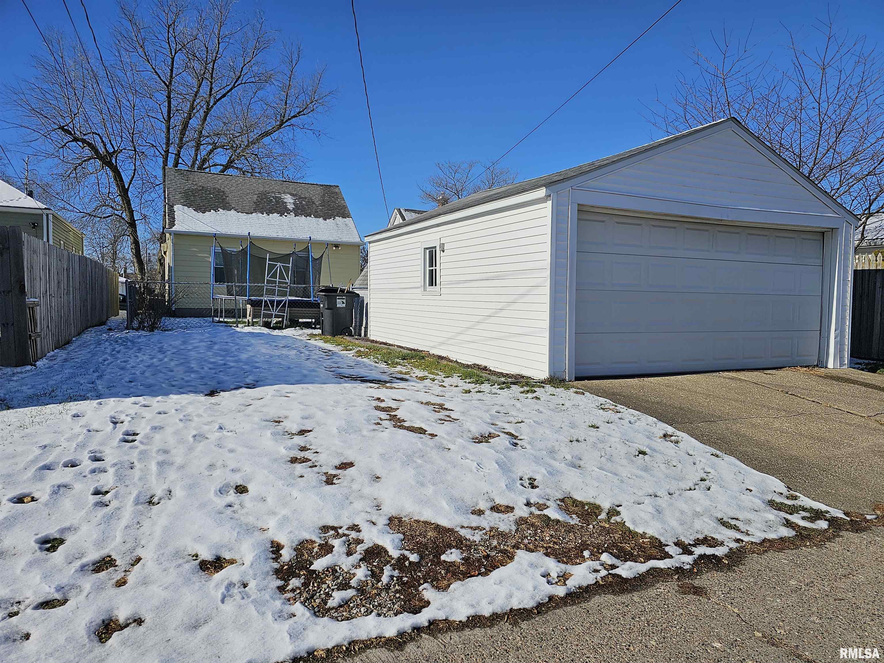 2418 32nd Street Moline, IL 61265 - Photo 32 of 33 Gallery Image 32