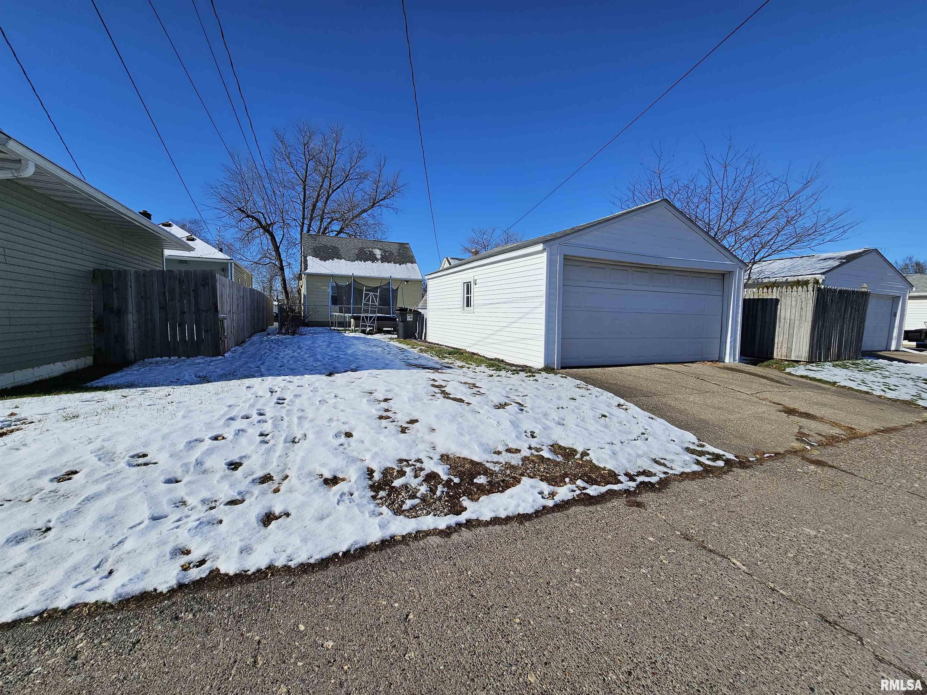 2418 32nd Street Moline, IL 61265 - Photo 33 of 33 Gallery Image 33