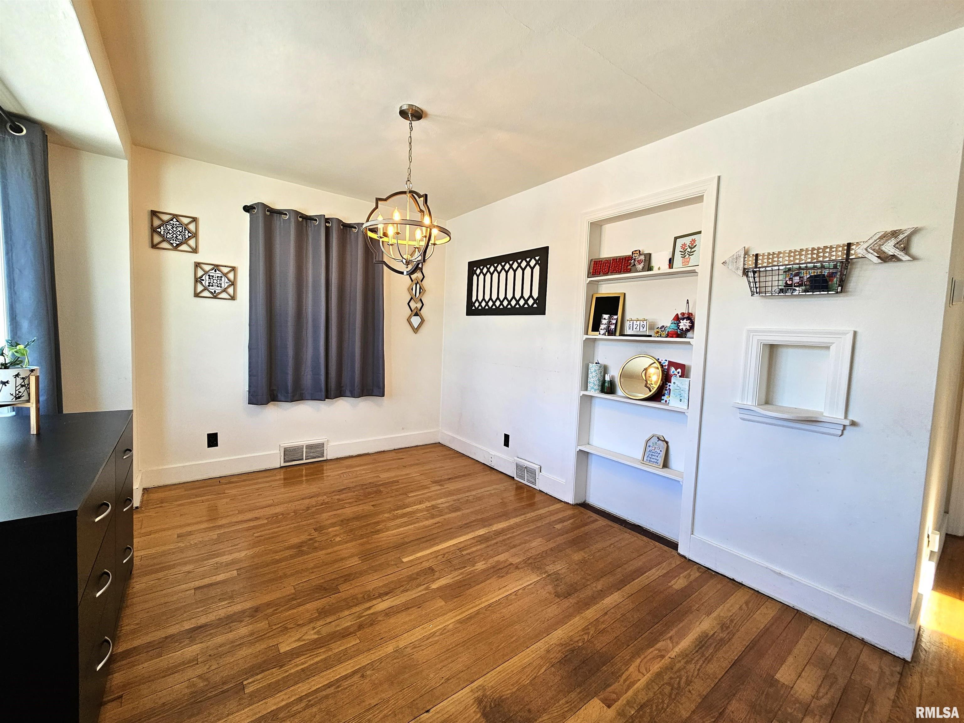 2418 32nd Street Moline, IL 61265 - Photo 8 of 33 Gallery Image 8