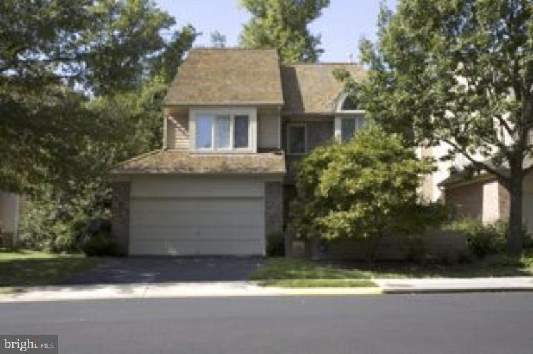 1406 Belcastle Court Reston, VA 20194 - Photo 3 of 4 Exterior (Main)