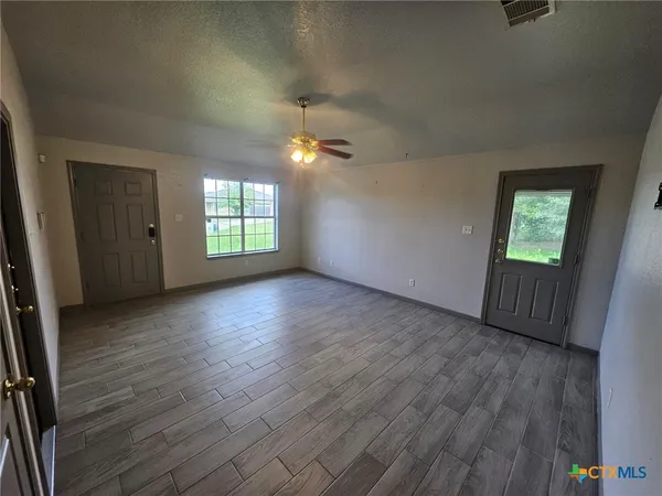 $1,102 | 300 Castellon Court, Unit A, Killeen, TX 76542