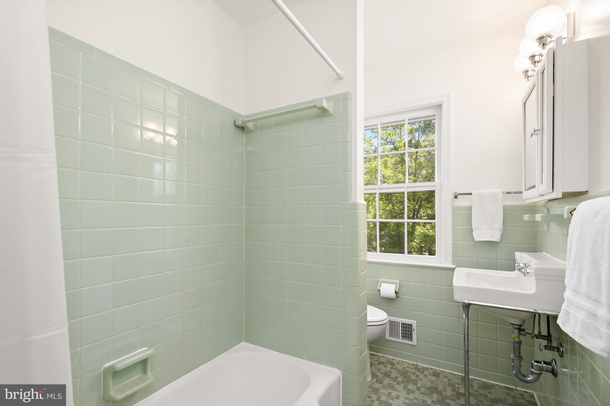 6920 Old Stage Road North Bethesda, MD 20852 - Photo 20 of 22 Full Bath 3