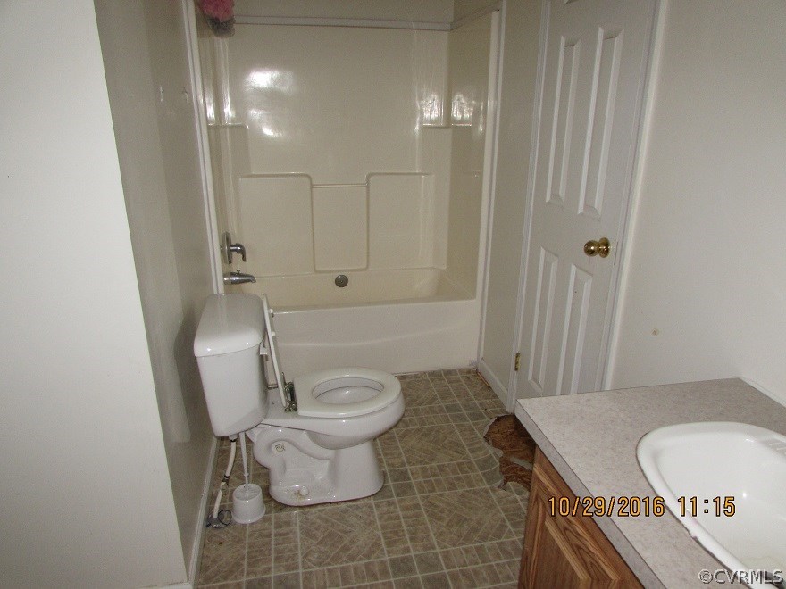 2385 Robertsons Road Blackstone, VA 23824 - Photo 11 of 22 Gallery Image 11
