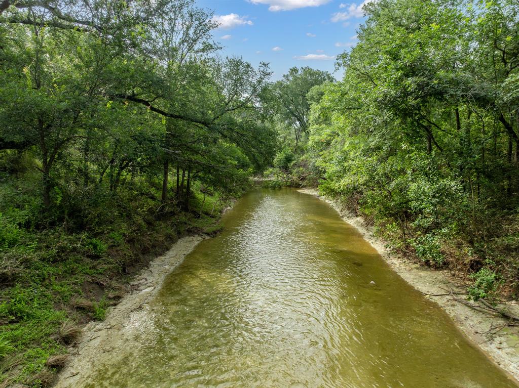 1598 Creek Road Lorena, TX 76655 - Photo 25 of 39