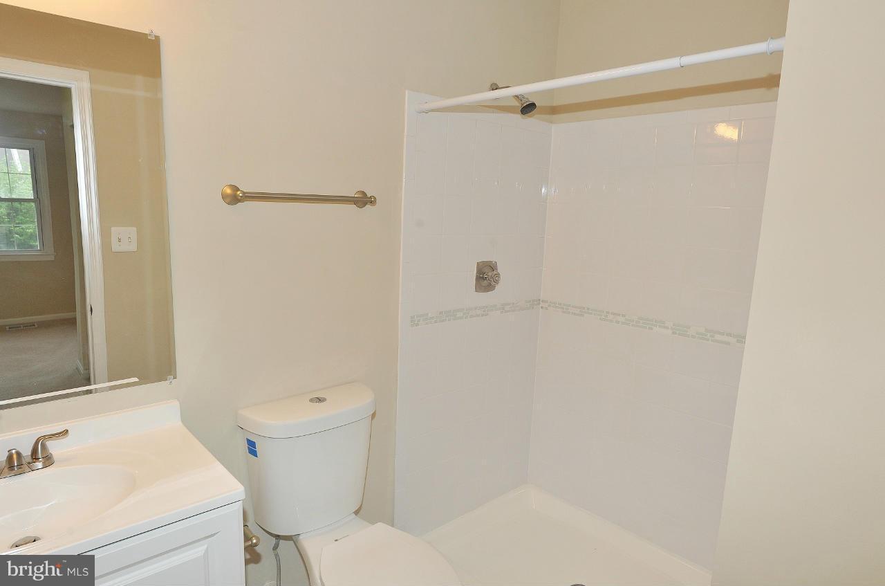 8106 Kenova Lane Springfield, VA 22153 - Photo 16 of 23 Bath (Master)