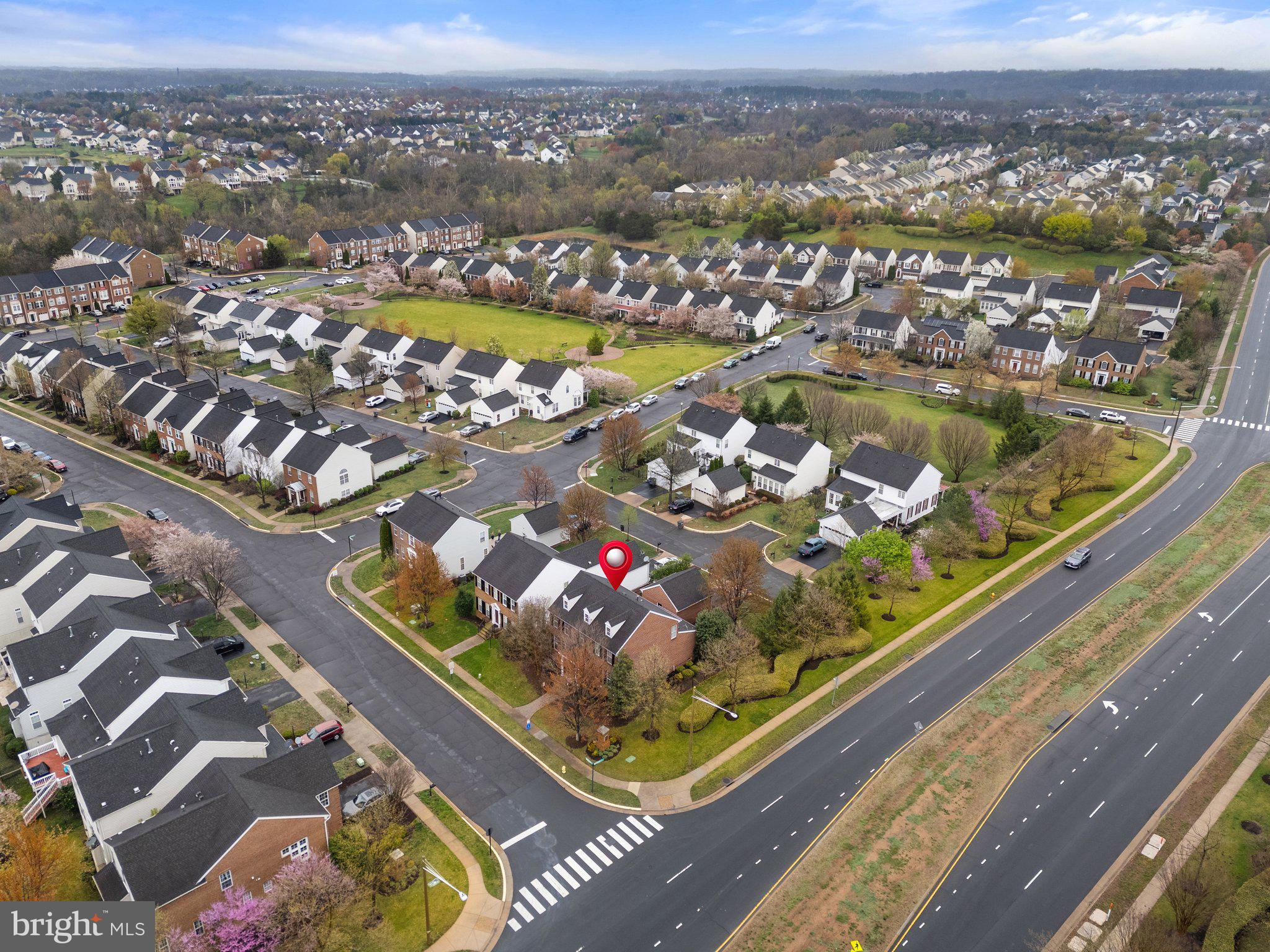 6754 Stapleton Place Gainesville, VA 20155 - Photo 36 of 39 an aerial view of a house with a ocean view