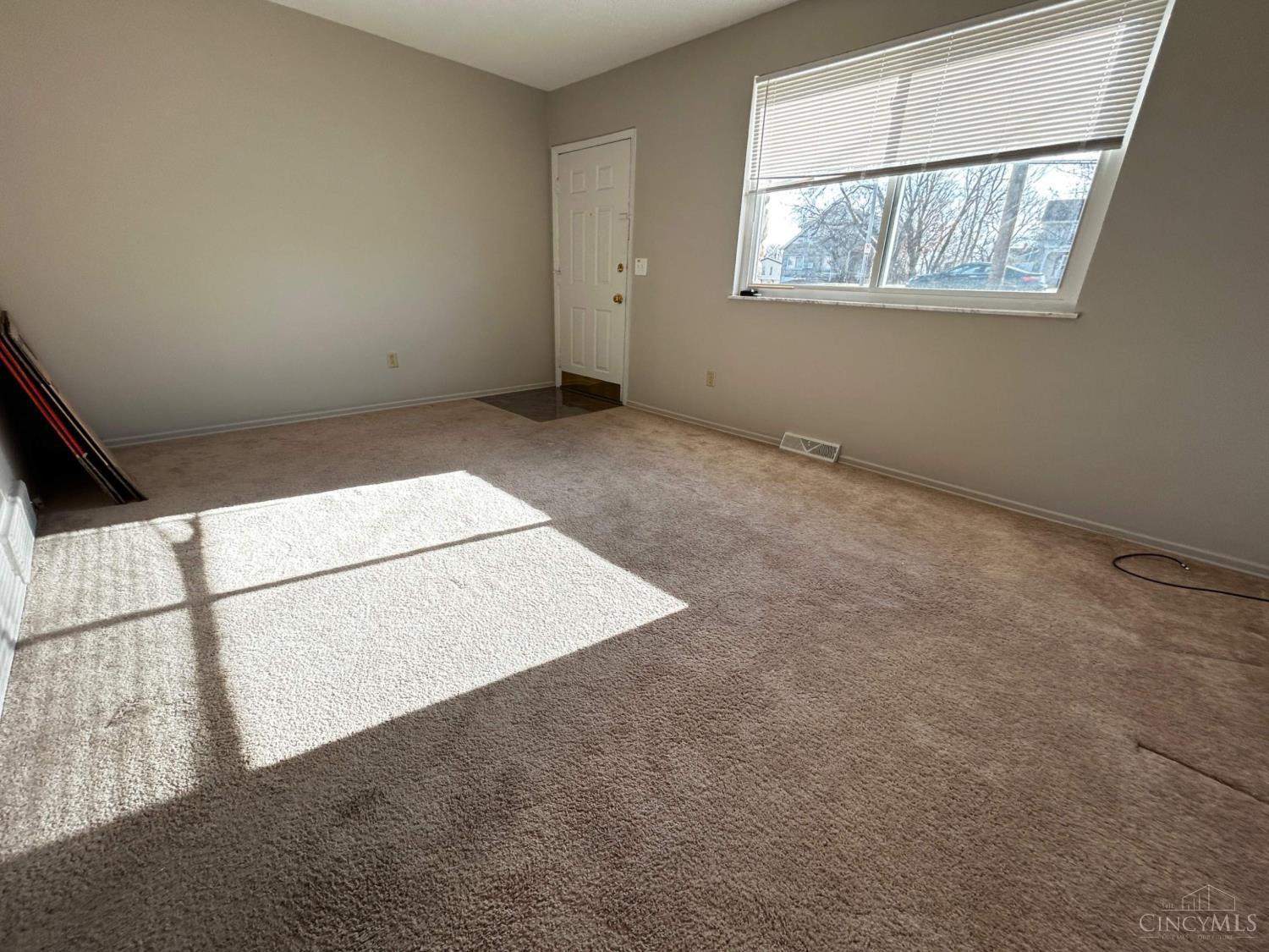 3380 North Bend Road Cincinnati, OH 45247 - Photo 11 of 38