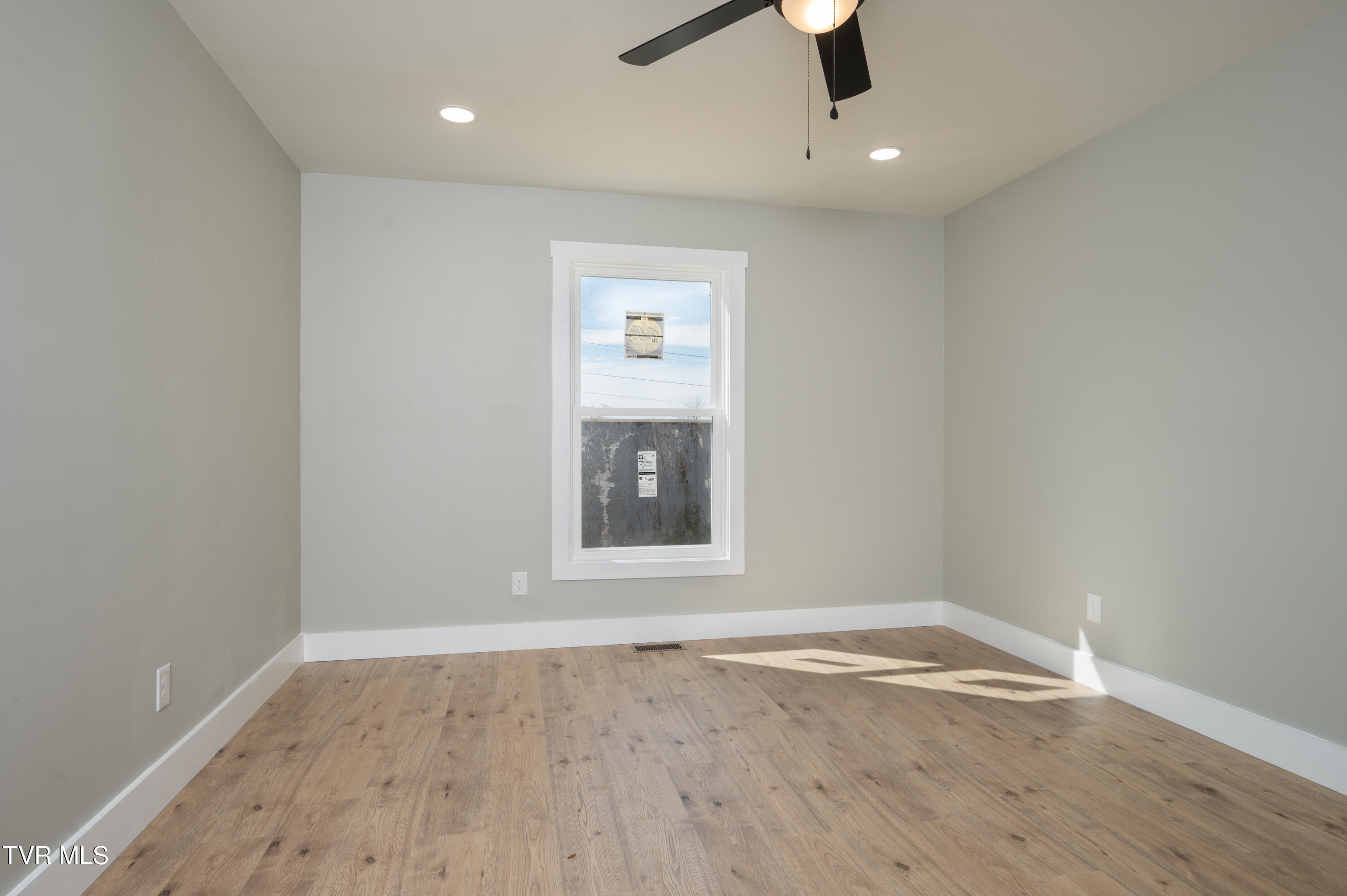 504 West Cedar Street Bristol, TN 37620 - Photo 13 of 20 W Cedar St-26