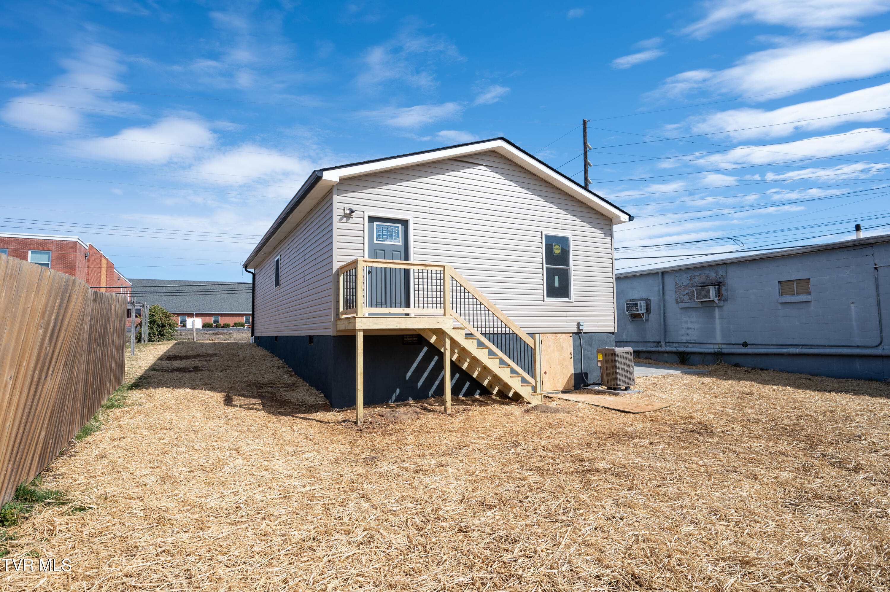 504 West Cedar Street Bristol, TN 37620 - Photo 16 of 20 W Cedar St-7