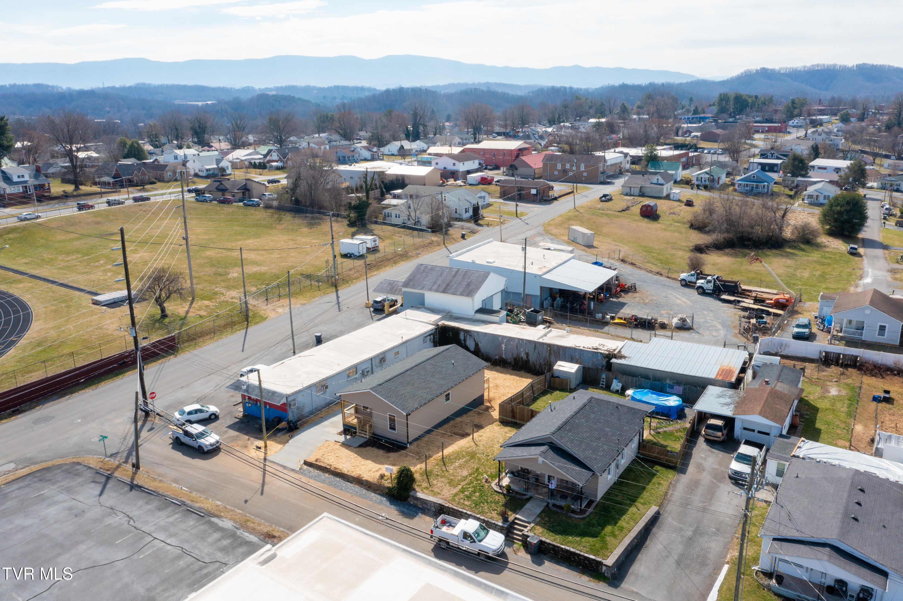 504 West Cedar Street Bristol, TN 37620 - Photo 20 of 20 W Cedar St-11