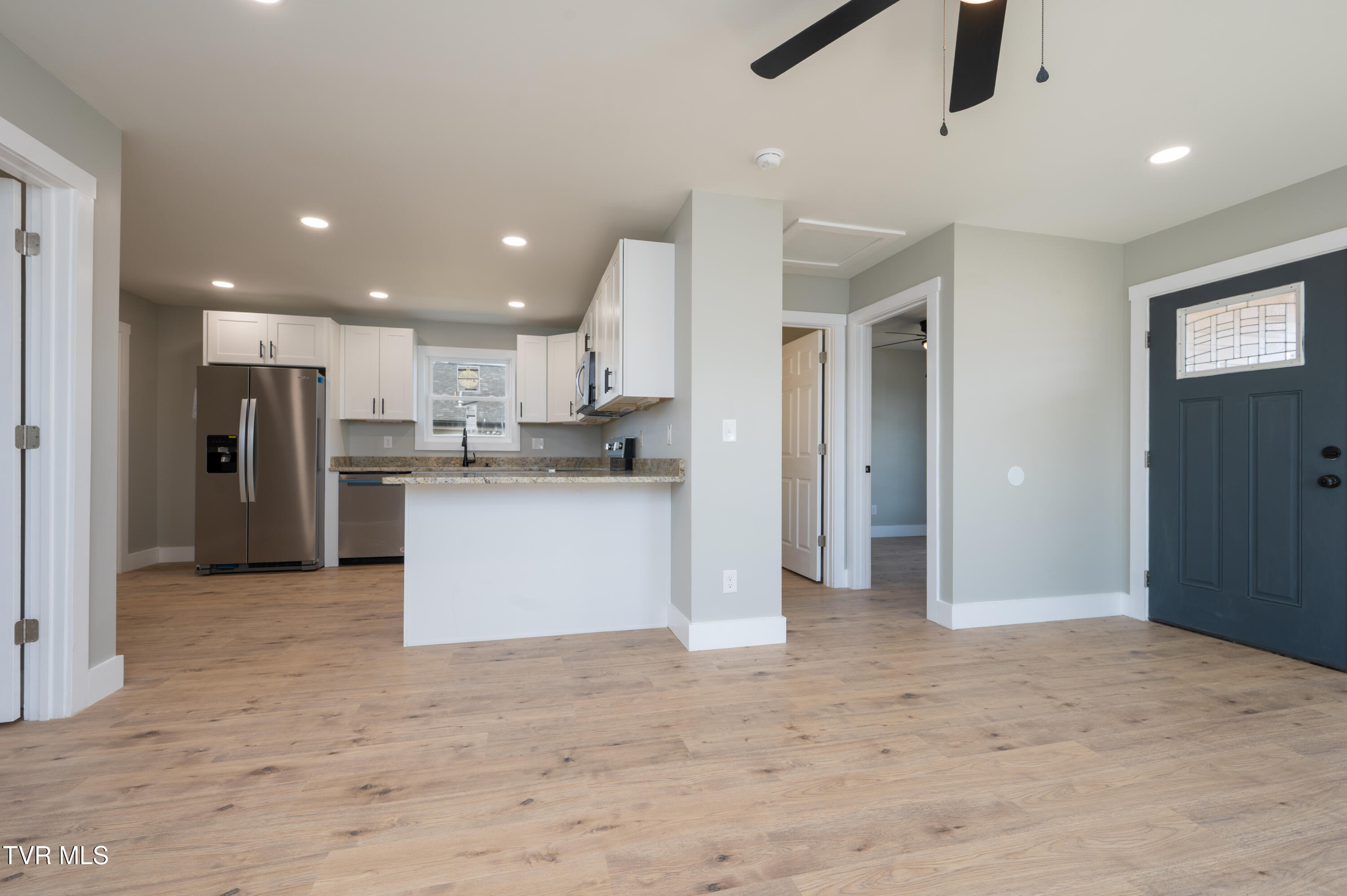 504 West Cedar Street Bristol, TN 37620 - Photo 3 of 20 W Cedar St-14