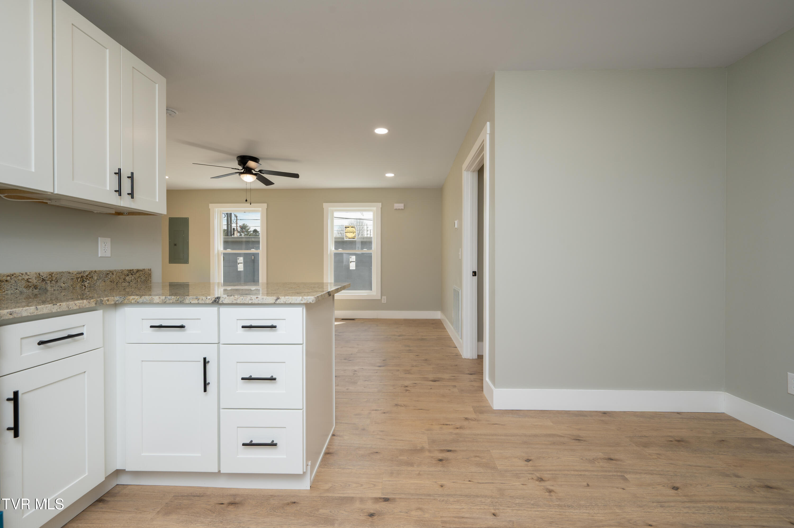 504 West Cedar Street Bristol, TN 37620 - Photo 7 of 20 W Cedar St-20