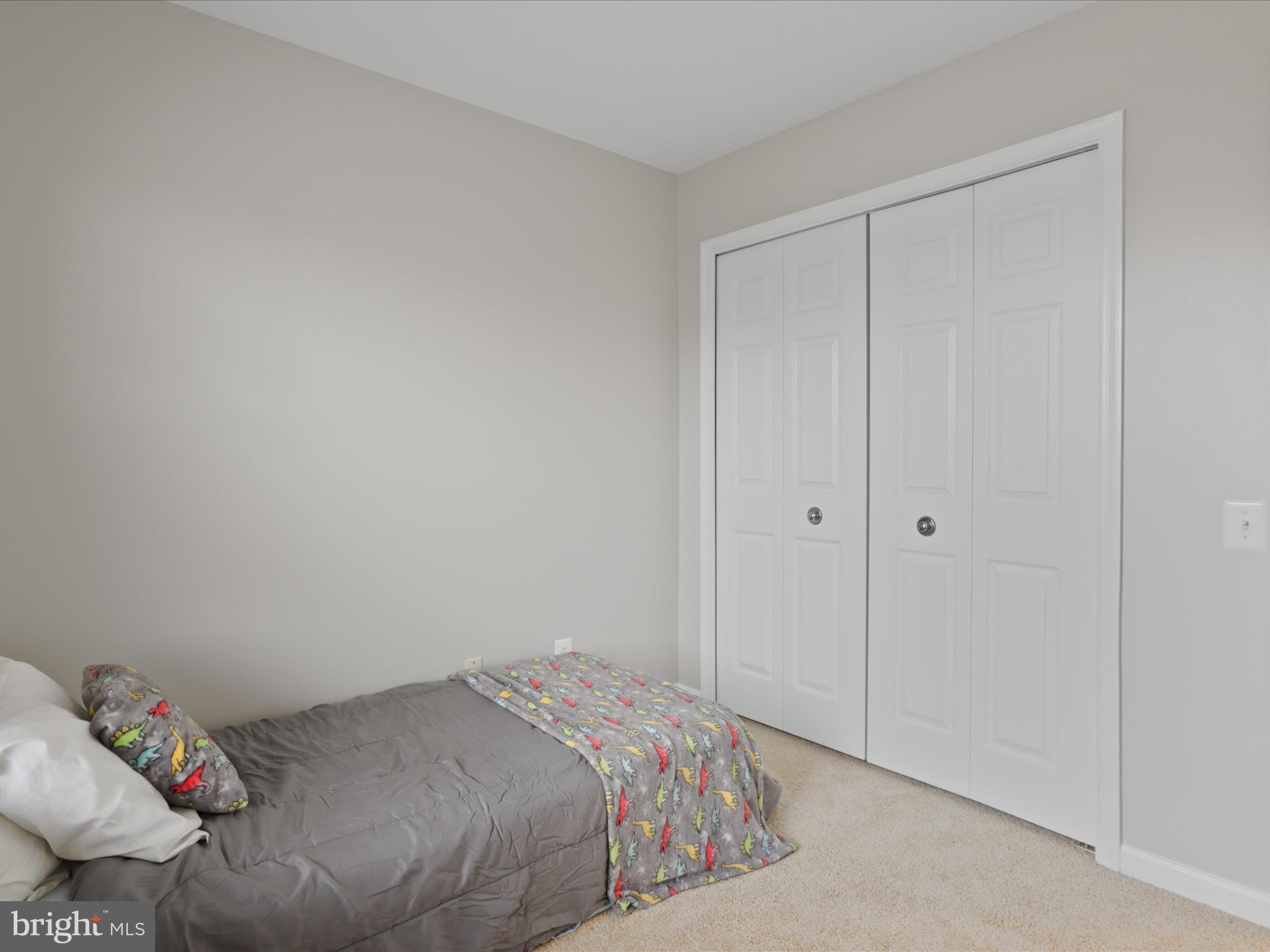 43271 Chokeberry Square Ashburn, VA 20147 - Photo 25 of 45 a view of bedroom