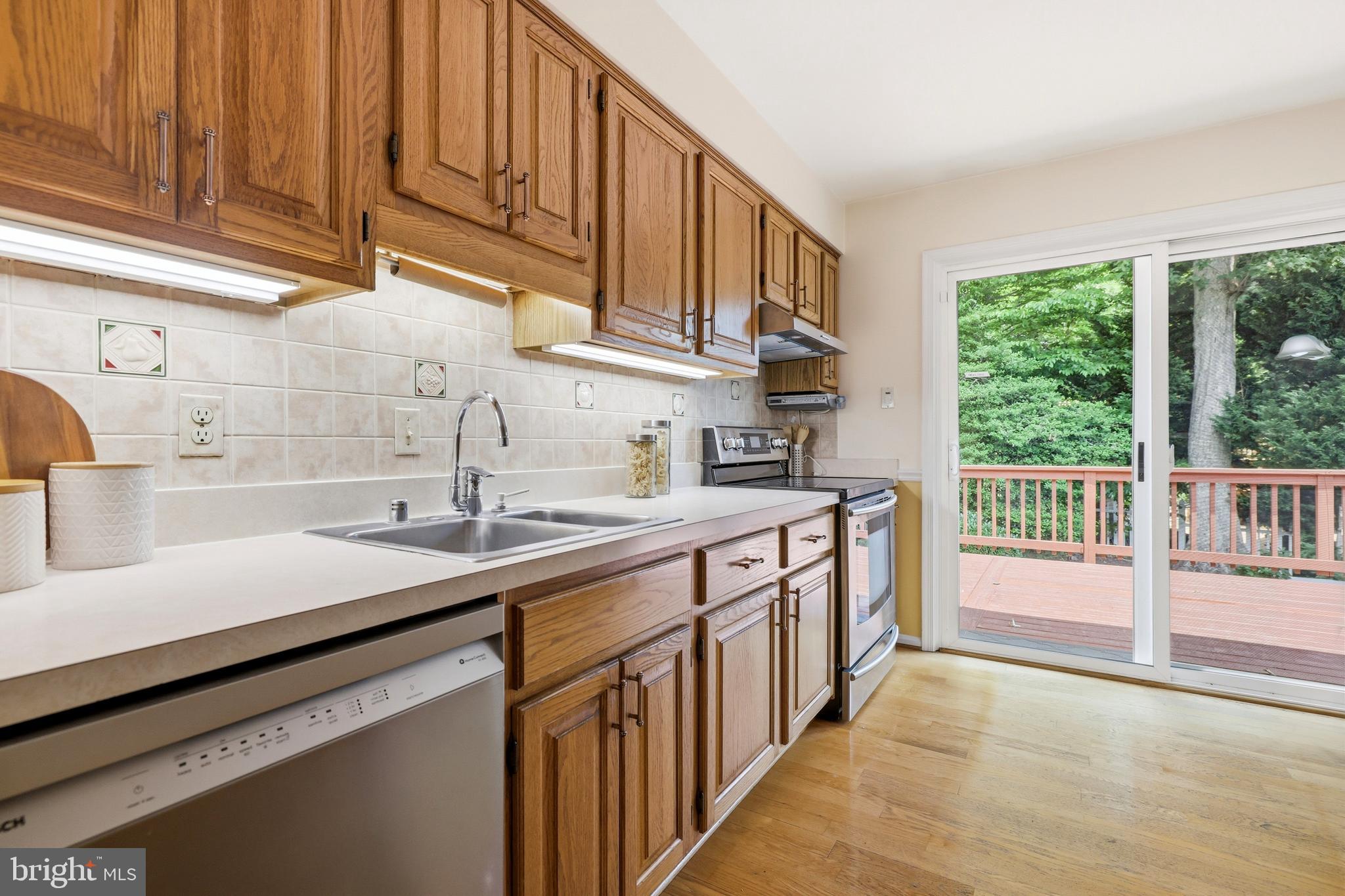 7211 Ashview Drive Springfield, VA 22153 - Photo 10 of 74 Kitchen