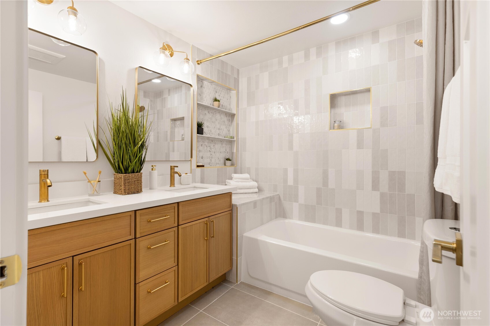 4723 South Findlay Street Seattle, WA 98118 - Photo 14 of 18