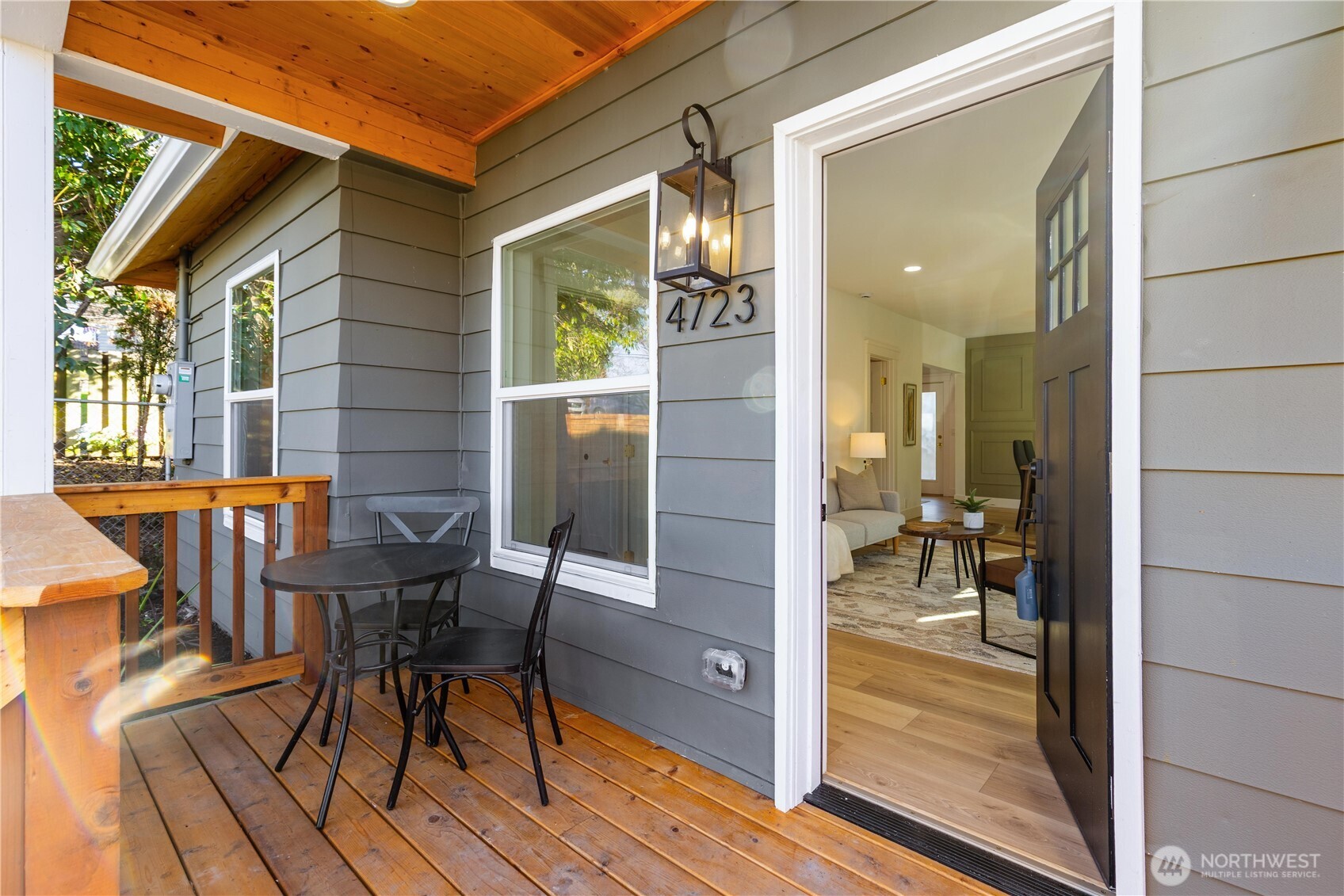 4723 South Findlay Street Seattle, WA 98118 - Photo 3 of 18