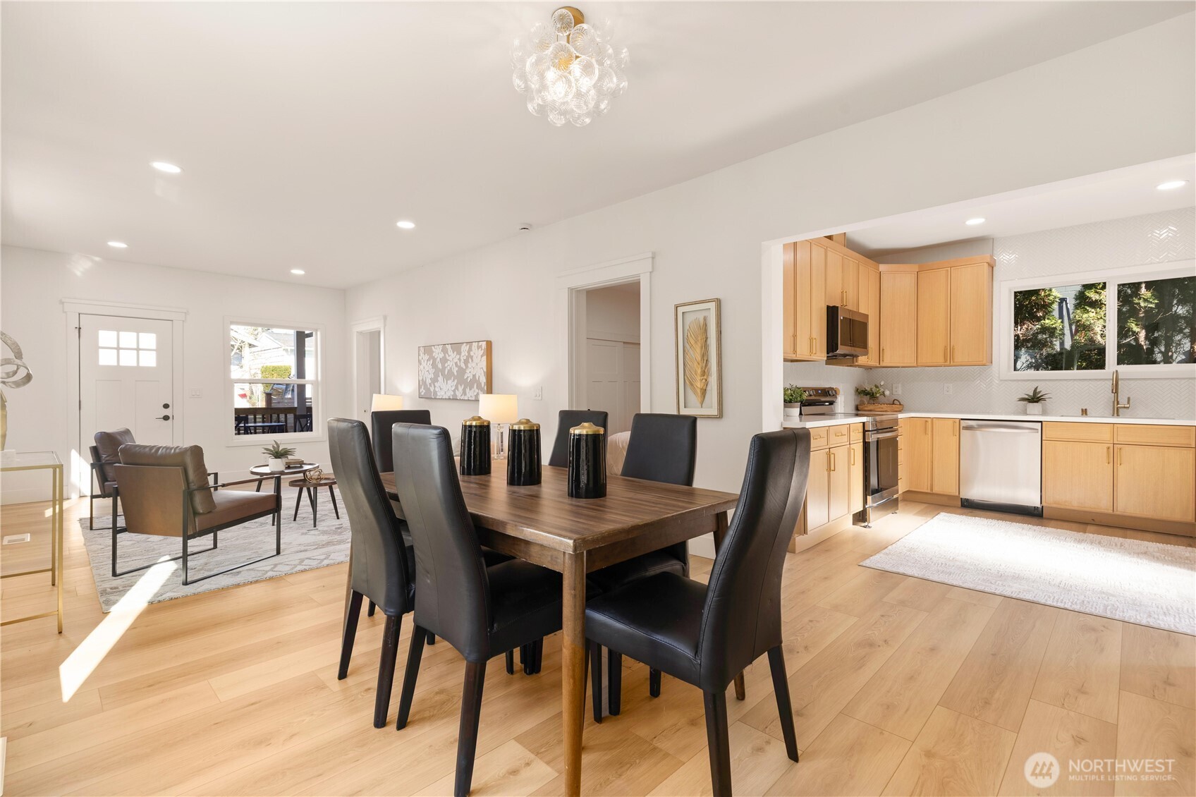 4723 South Findlay Street Seattle, WA 98118 - Photo 7 of 18