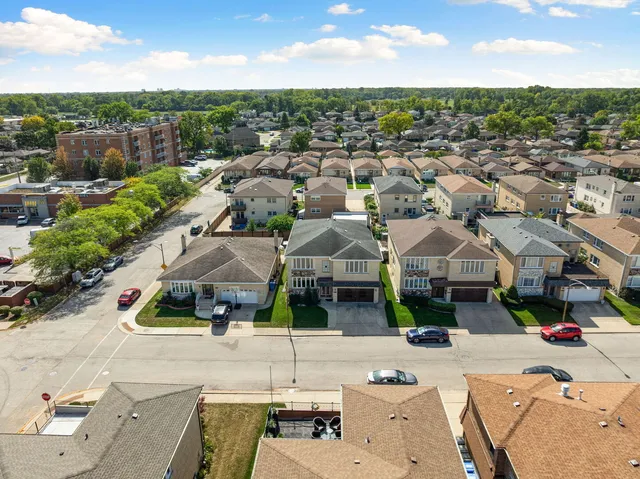 $2,200 | 8427 West Windsor Avenue, Unit 1, Chicago, IL 60656