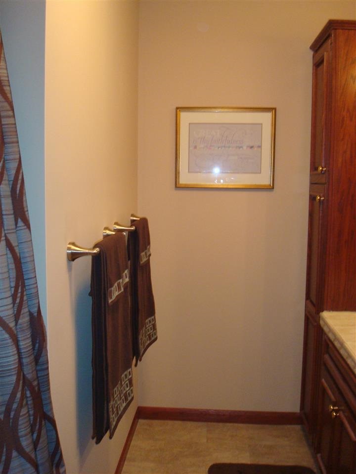 2715 North River Road Marion, IN 46952 - Photo 22 of 28 Gallery Image 22