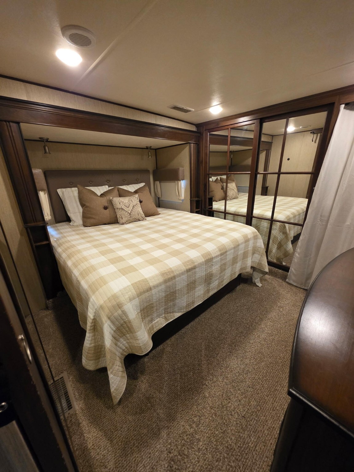 518 Anton Stade Road Rosenberg, TX 77471 - Photo 32 of 37 a bedroom with a bed and a mirror