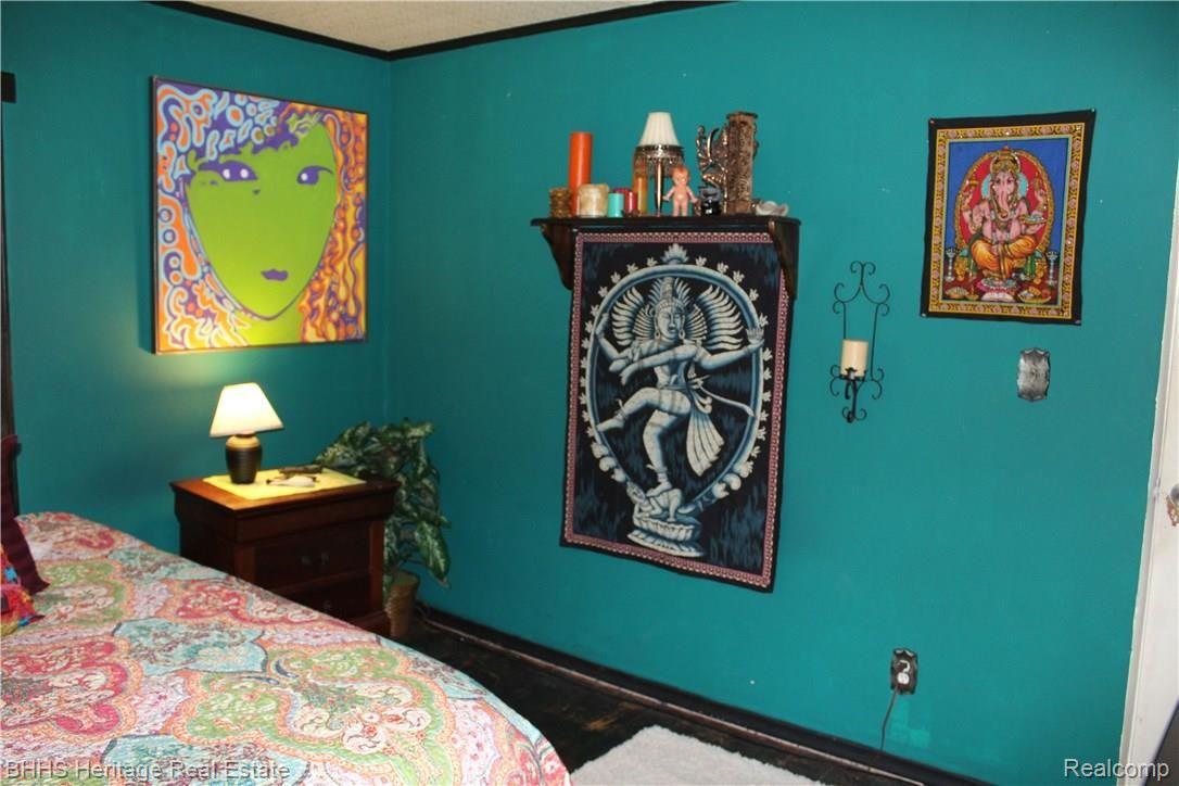 607 East South Holly Road Fenton, MI 48430 - Photo 19 of 36 bed21.jpg